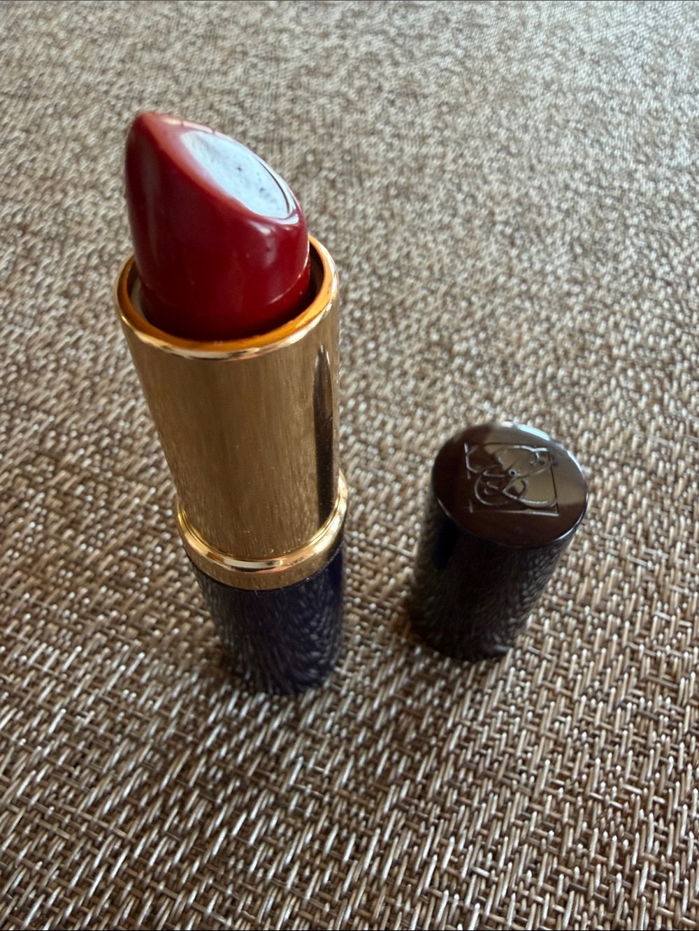Vintage NOS Red Estee Lauder Signature Hydra Lustre Lipstick 35 Rich Red NEW - Picture 3 of 5